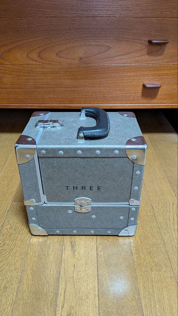THREE　メイクボックス