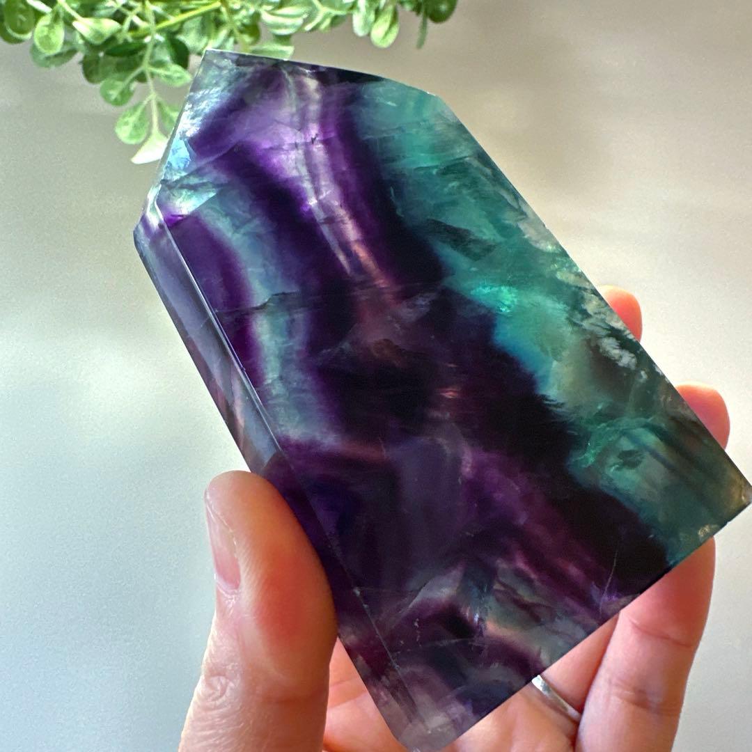 フローライト　タワー　蛍石　322.8g10.6㎝　天然石　エメラルド
