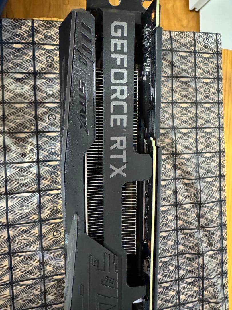 グラフィックボード・グラボ・ビデオカード ASUS ROG-STRIX-RTX2080S-A8G-GAMING