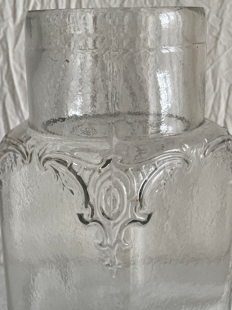 フランスアンティーク　ガラスのボンボニエール　花瓶　ラトリエブロカント