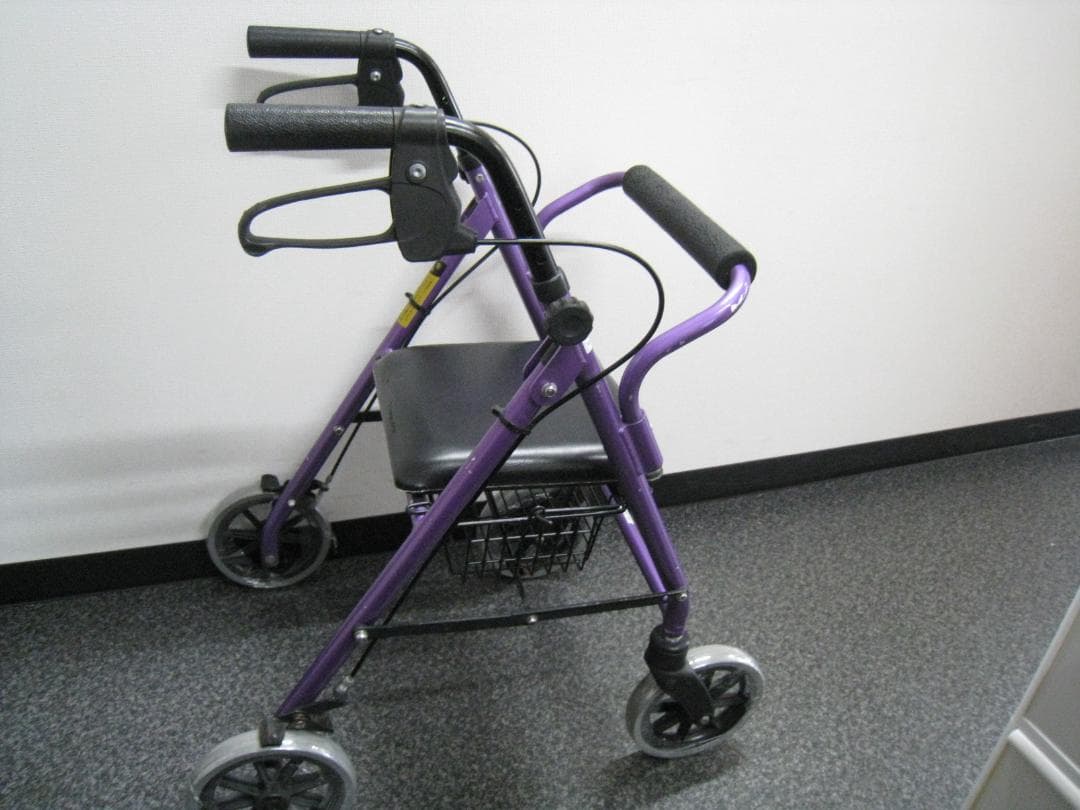 竹虎ヒューマンケア ハッピーミニ 軽量 歩行器 歩行車 バスケット付き ①