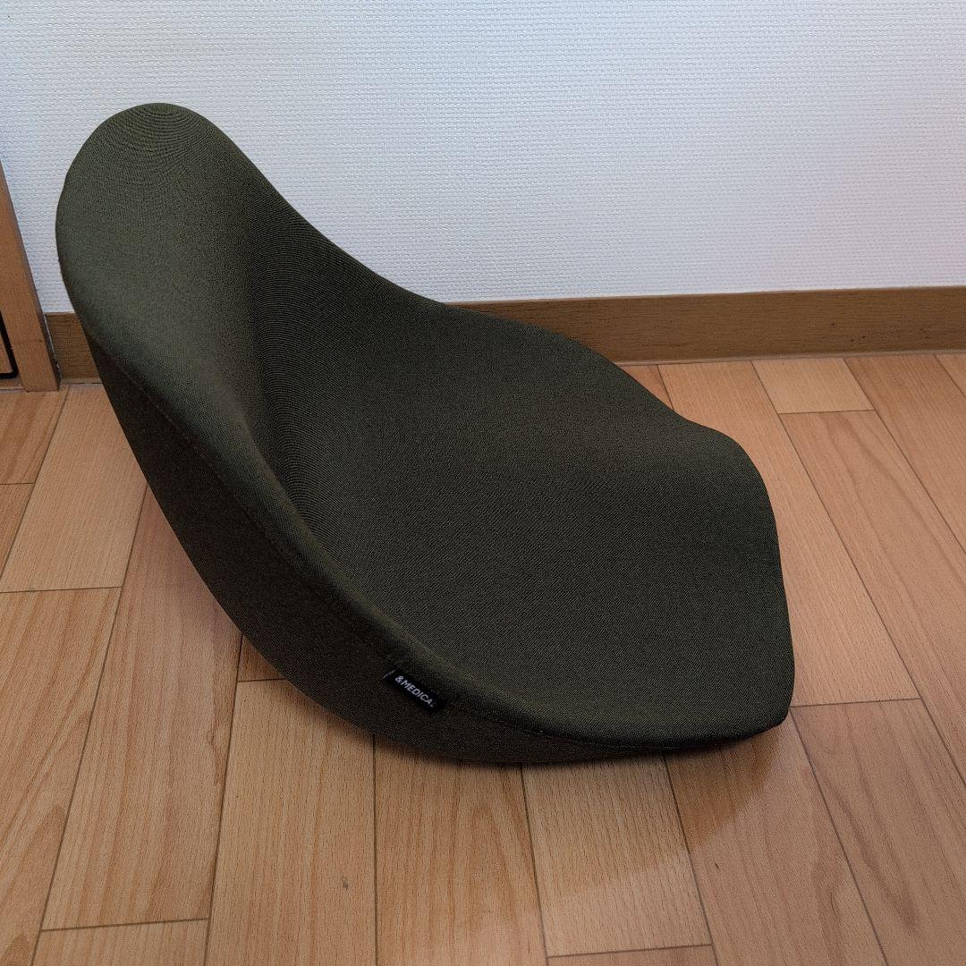 オリーブグリーン 姿勢矯正クッション