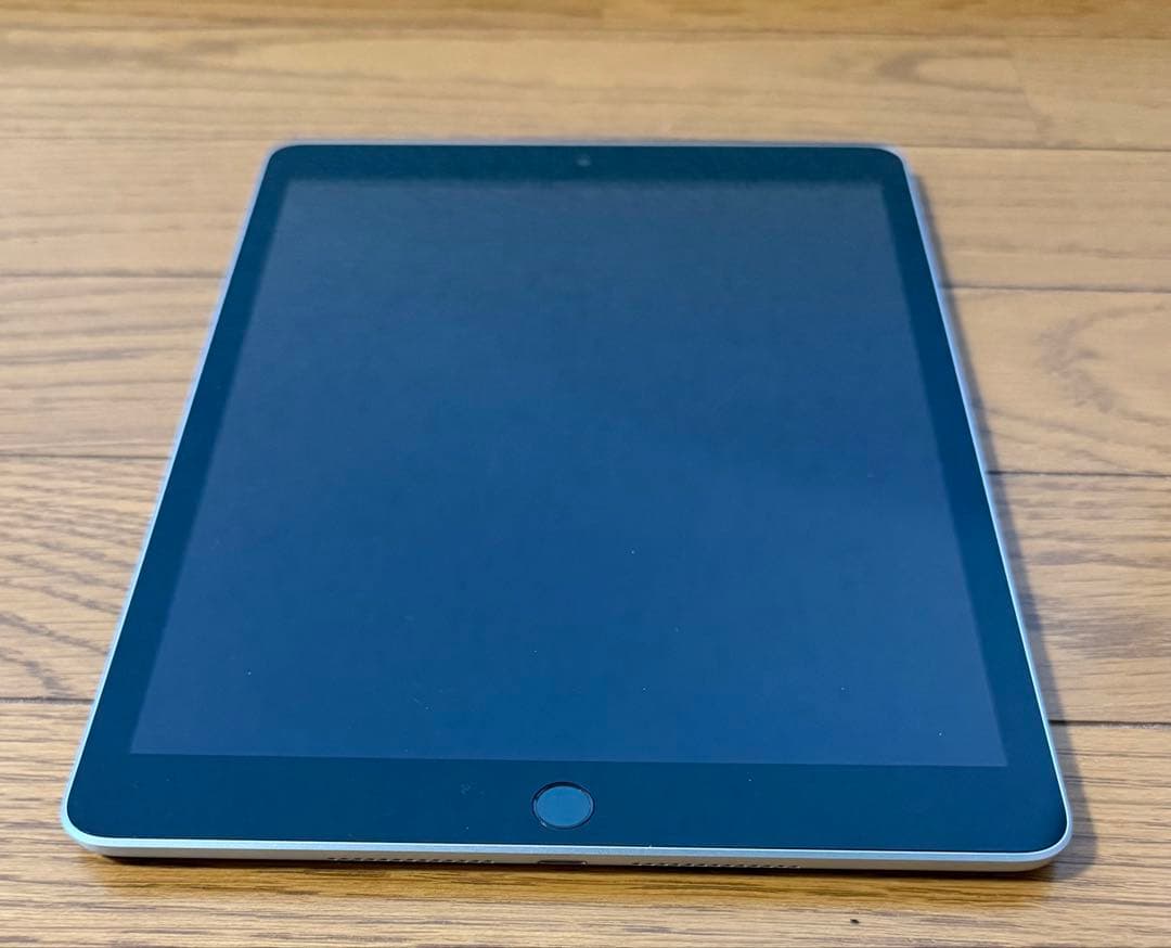 Apple iPad 第9世代 シルバー 本体　Wi-Fi 64GB