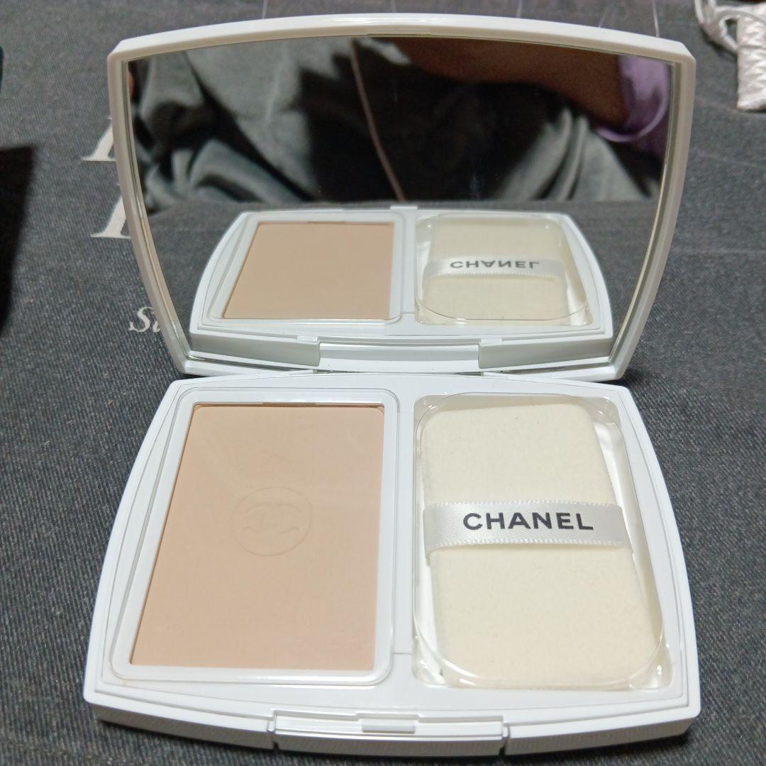 CHANEL LE BLANC B20パウダーファンデーション新品★明日迄の出品