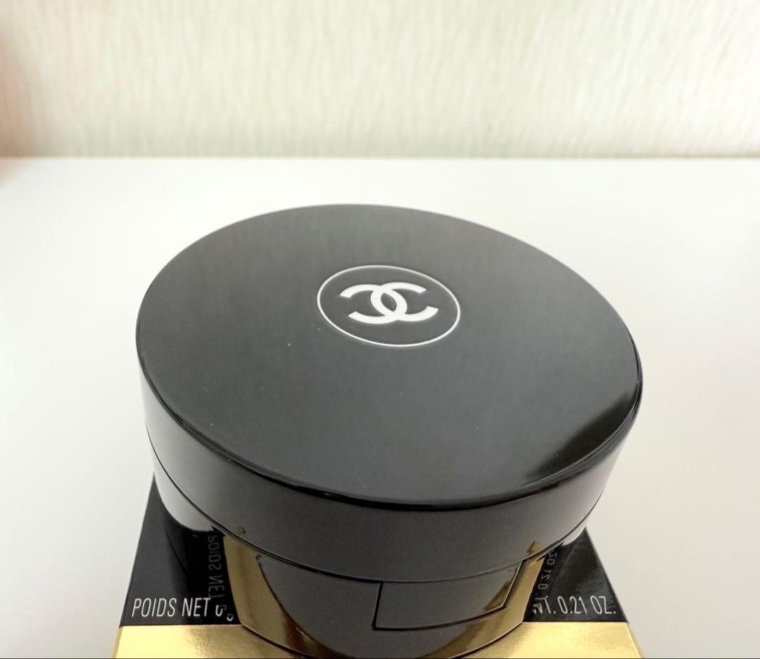 CHANEL プードゥルユニヴェルセル リーブル オンザゴー 10 LIGHT