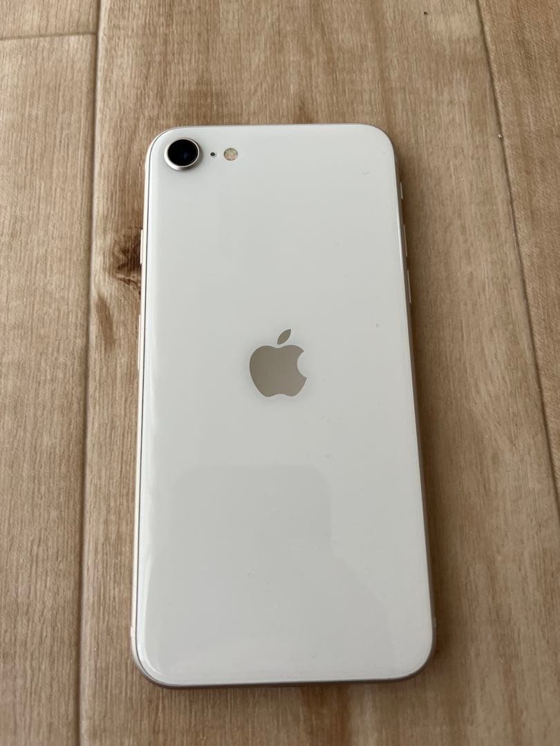 【中古・美品】iPhoneSE第3世代　※4月下旬まで出品予定
