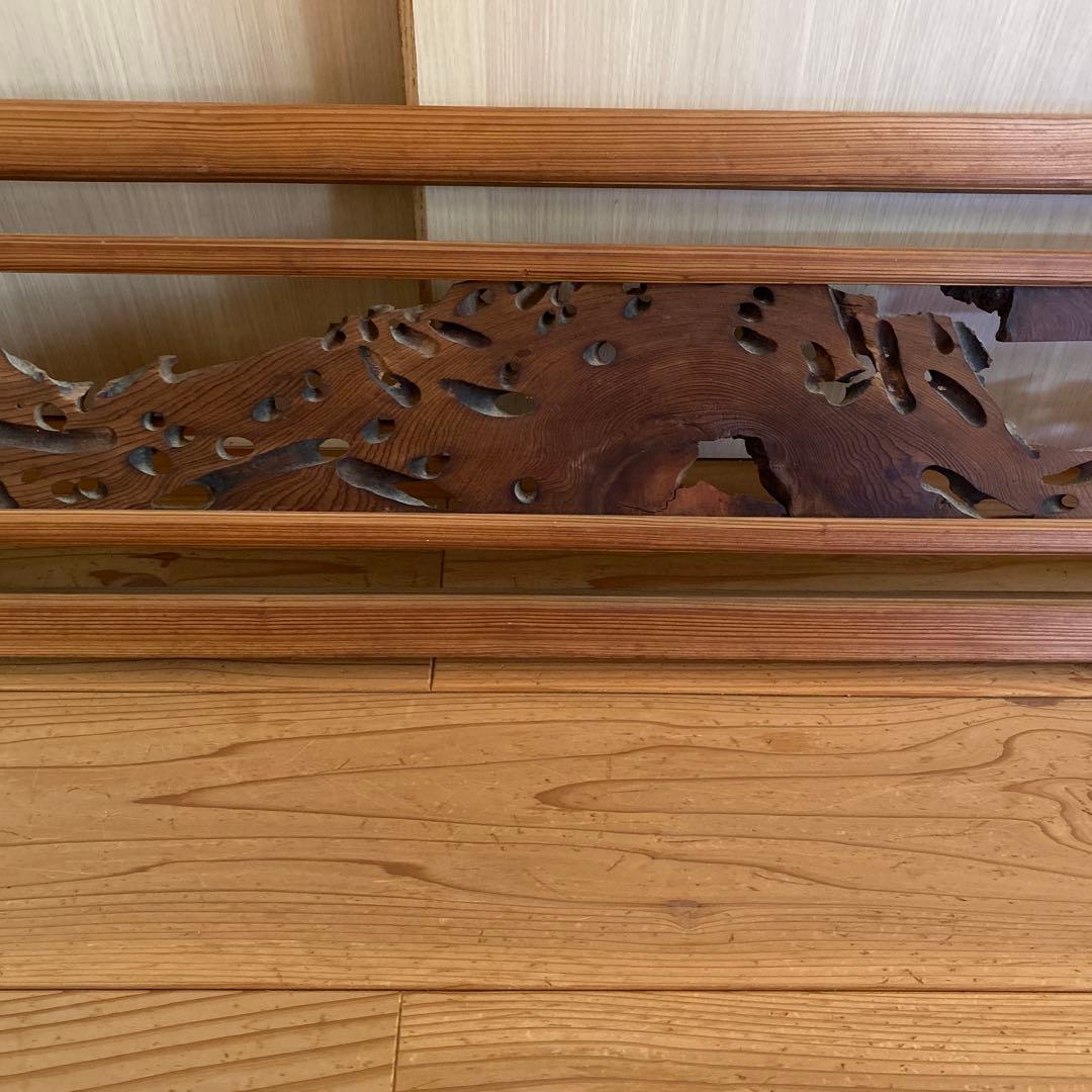 木製彫刻デザインの和風インテリア