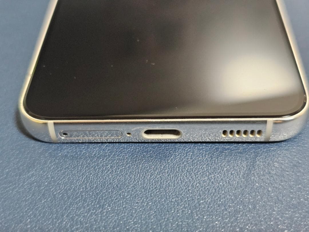 Galaxy S22 256GB ファントムホワイト SCG13