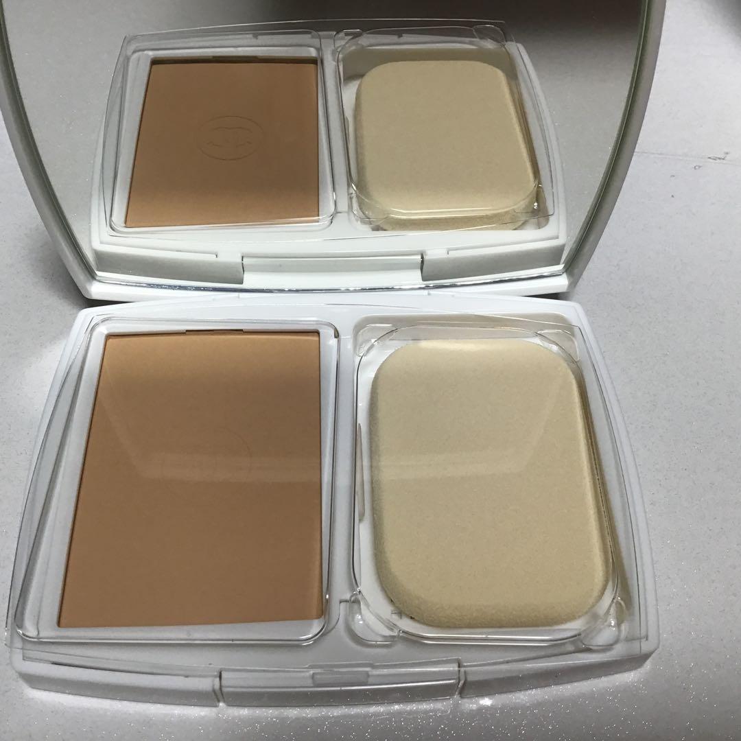 CHANEL ルブランコンパクトファンデーション