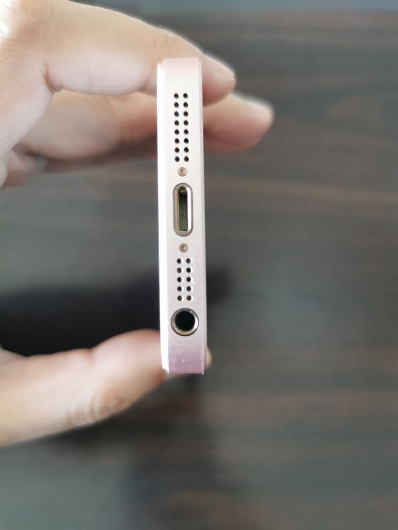 iPhone SE（初代）64GB　SIMフリー　美品