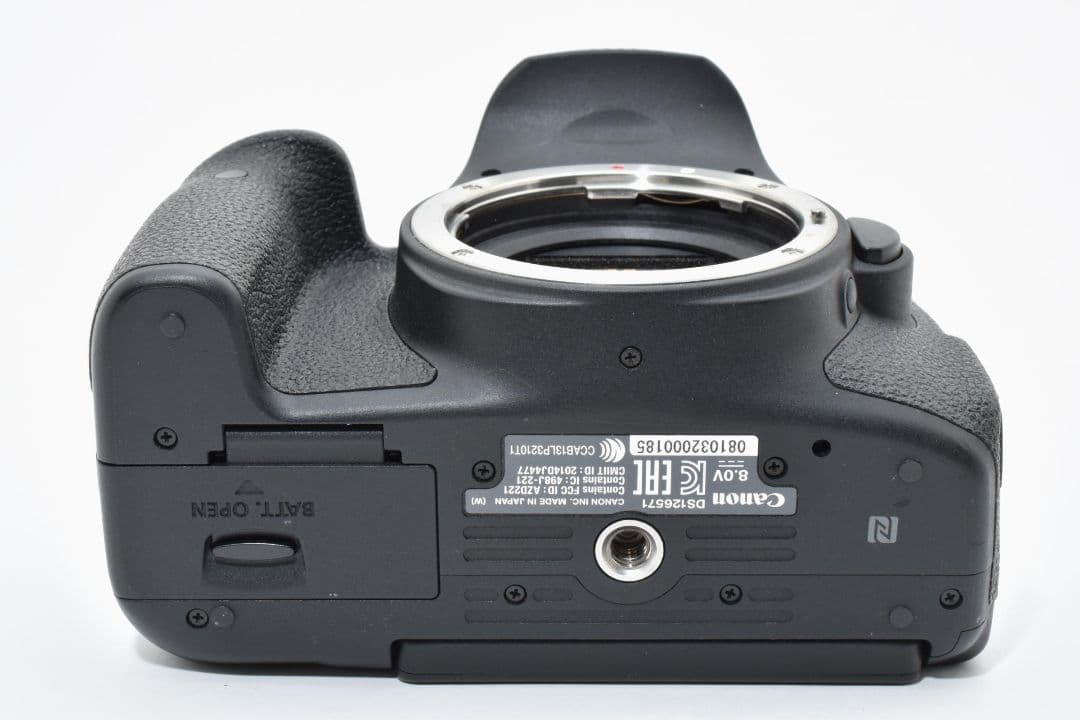 Canon EOS Kiss X8i ボディ