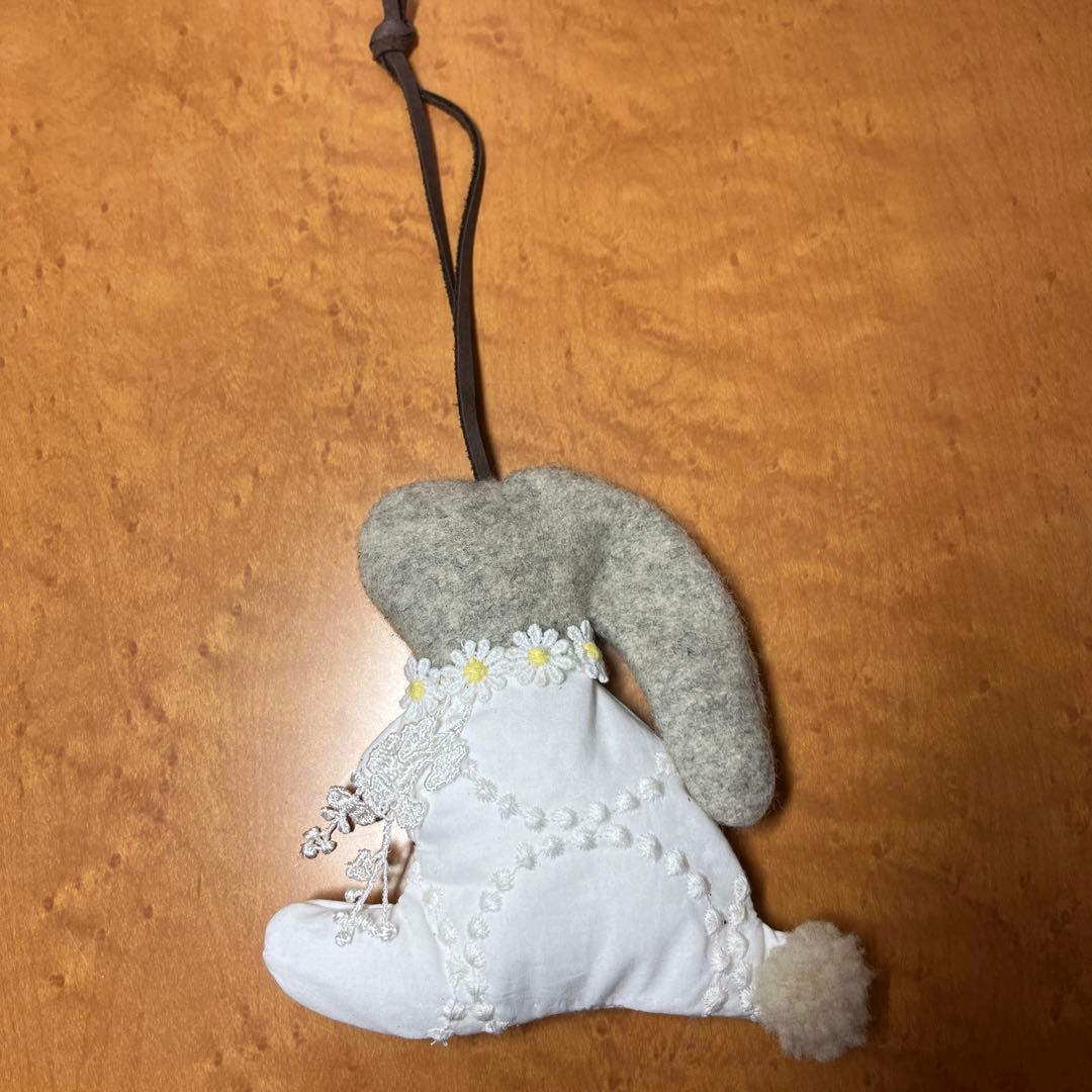 ミナペルホネン　うさぎチャーム　ハンドメイド　タンバリン　レース付き