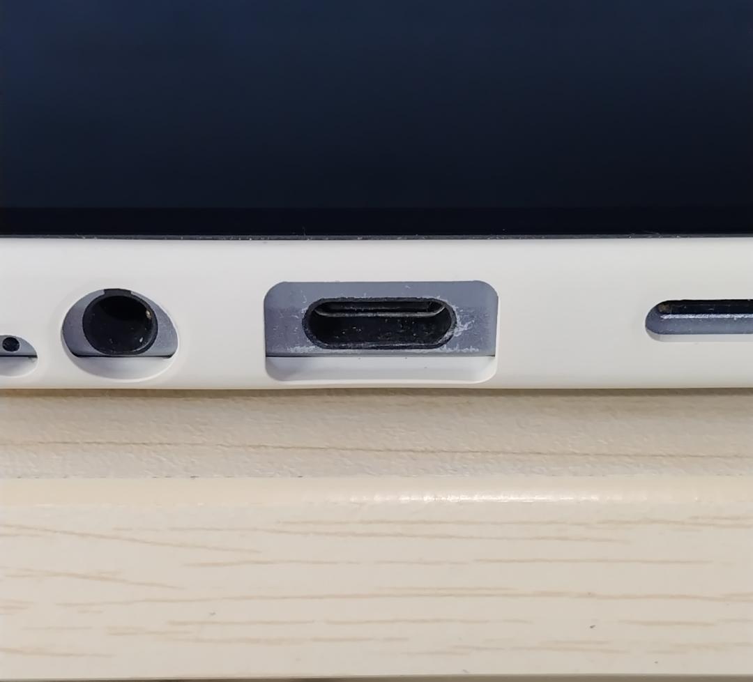 AQUOS sense6 SH-54B ブルーメタリックDocomo(訳あり品)