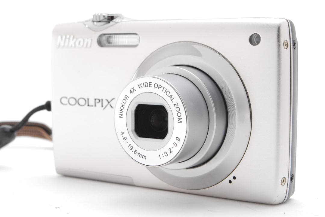 Nikon COOLPIX S3000 Silver コンパクトデジタルカメラ