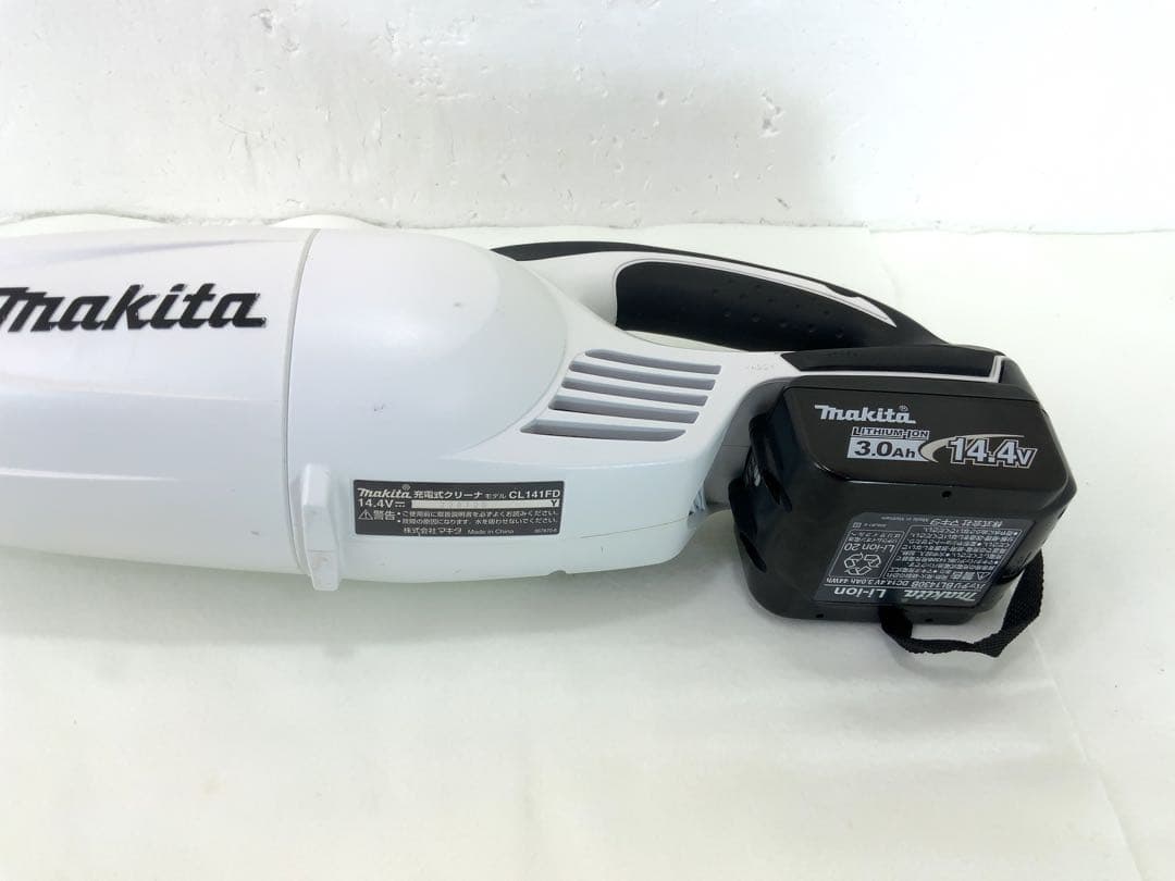 makita コードレスクリーナー　CL141FD 14.4V