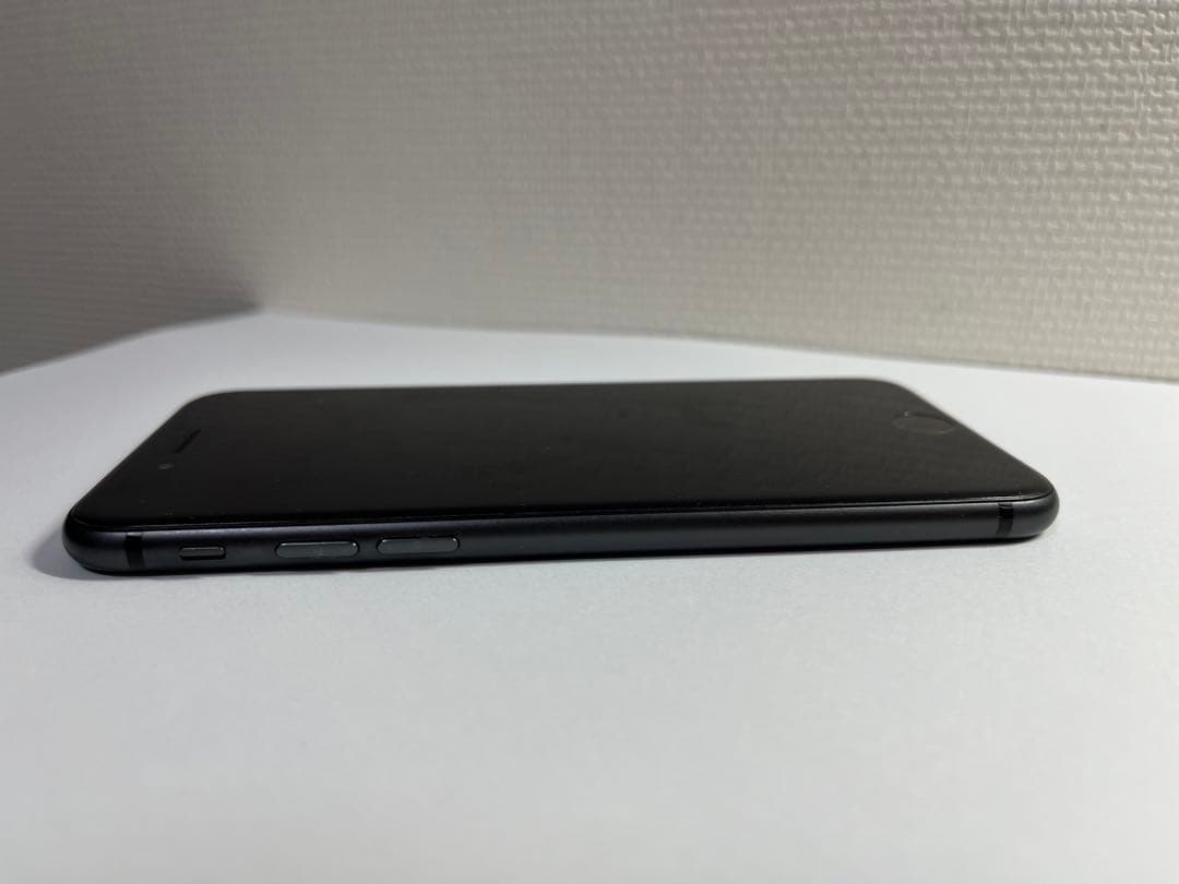 Apple iPhone 8 ブラック 本体　SIMフリー