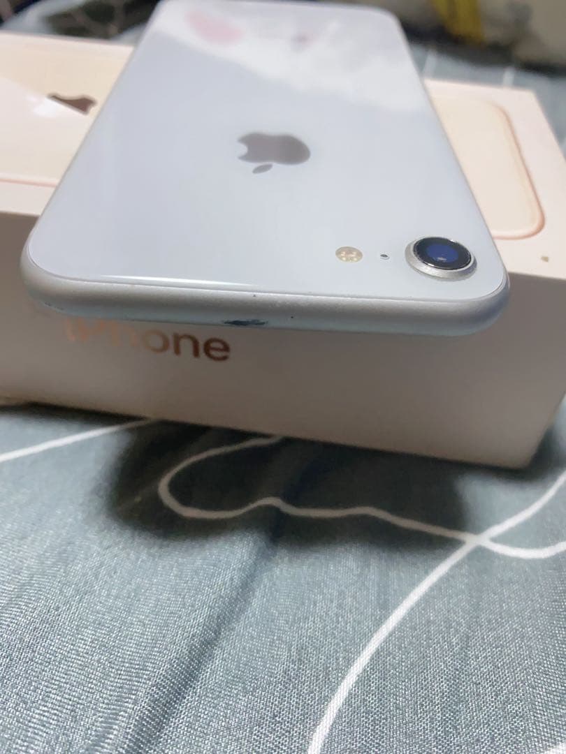 Apple iPhone 7 とapple 8 64gb 2セットsimプリー