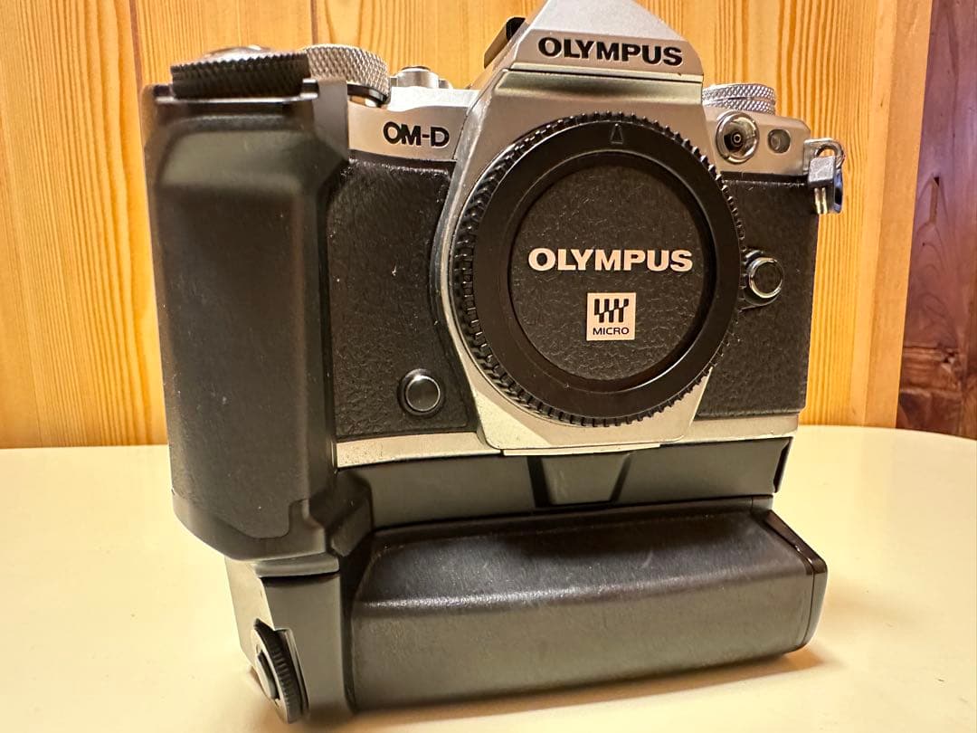 デジタルカメラ OLYMPUS OM-D E-M5 Mark II
