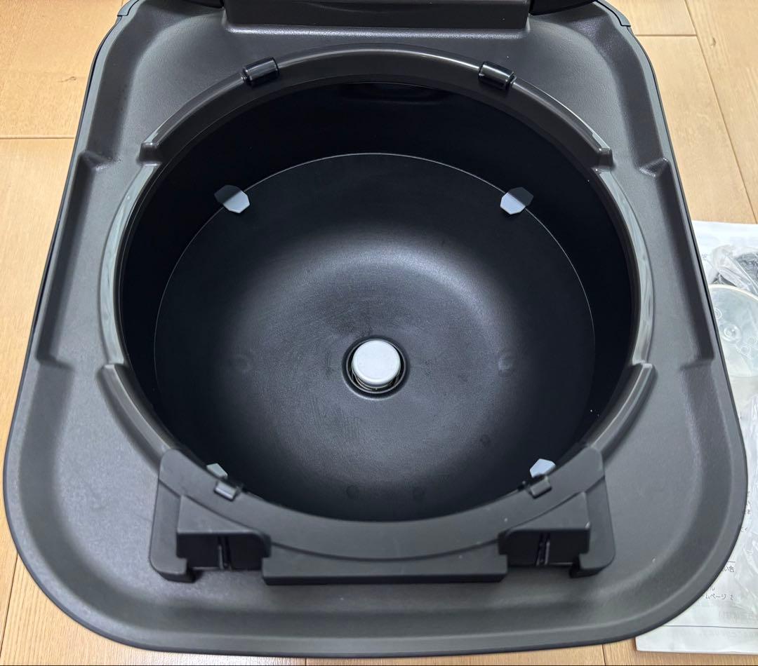 【美品】TOSHIBA 真空圧力IH RC-10MGW 炊飯器 5.5合