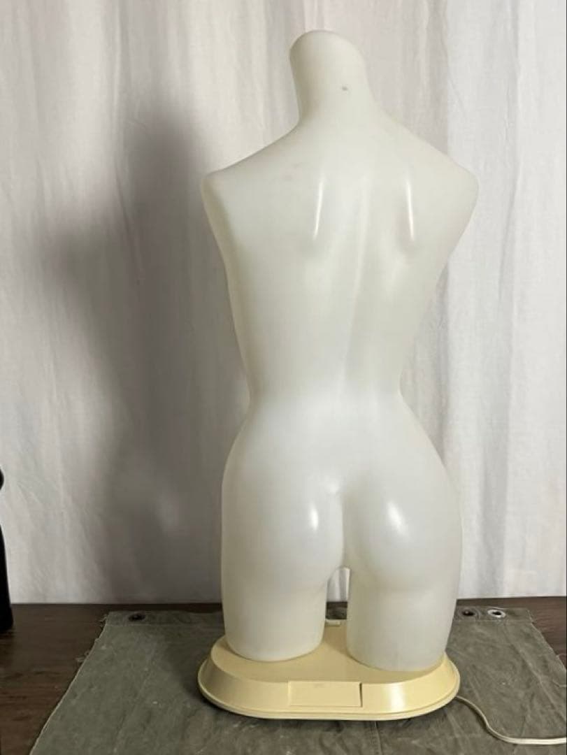 ライト照明付き◾️マネキン トルソー 店舗什器 間接照明 ディスプレイ 女性像