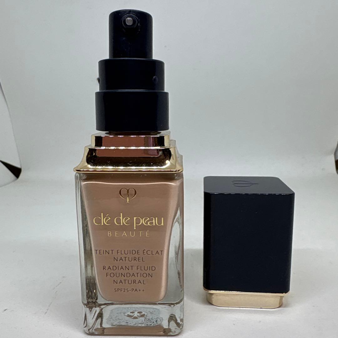 clé de peau リキッドファンデーション ナチュラルオークル２０