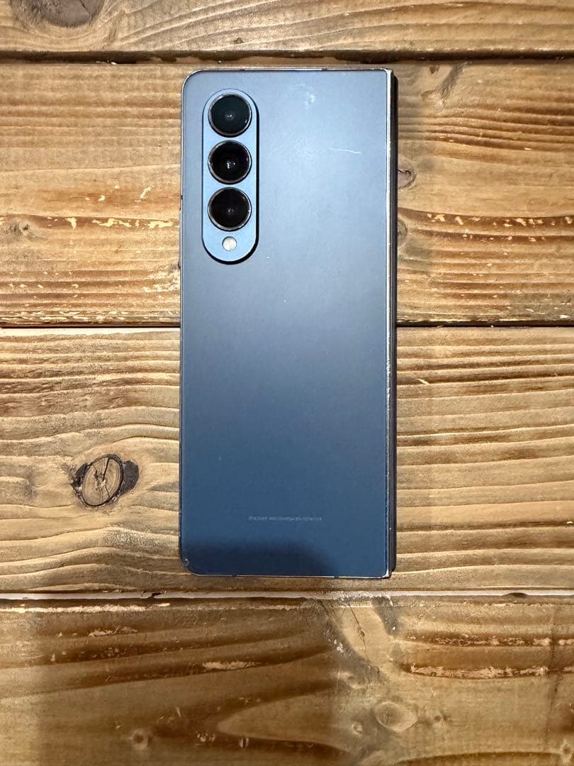 Galaxy Z fold 4 新品フィルム貼り直し済、ケース付き