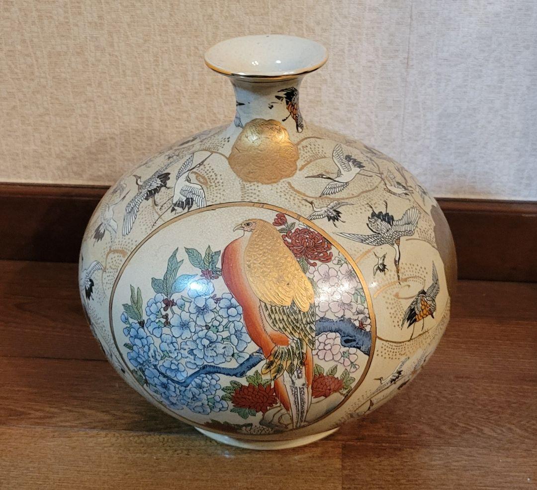 薩摩焼金襴飾壺　栄盛窯　瀧山作　金襴手花鳥　金彩　盛上　壺　花瓶