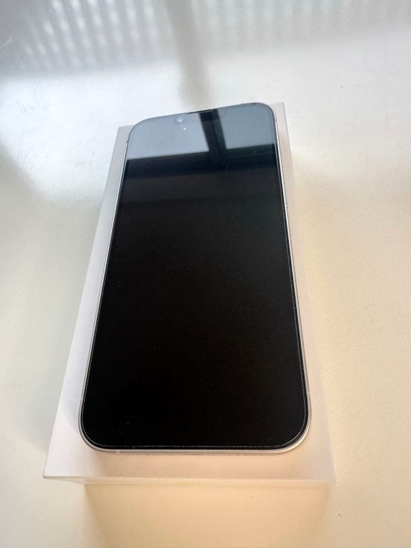 【美品】iPhone 14 128GB スターライト