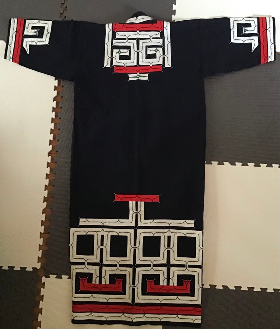 〈アンティーク〉アイヌ民族衣装 ルウンパ　帯・マタンプシ（鉢巻）付き　アイヌ刺繍