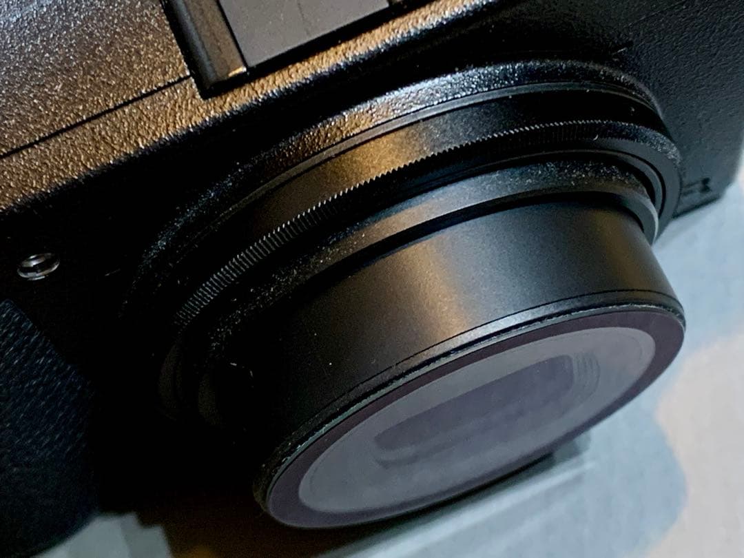 リコーRICOH GR III ブラック バッテリー2個、サムグリップ2個付き
