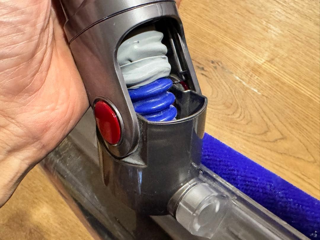 ゴアンゼン 【訳あり・動作良好】Dyson V8 Fluffy Extra