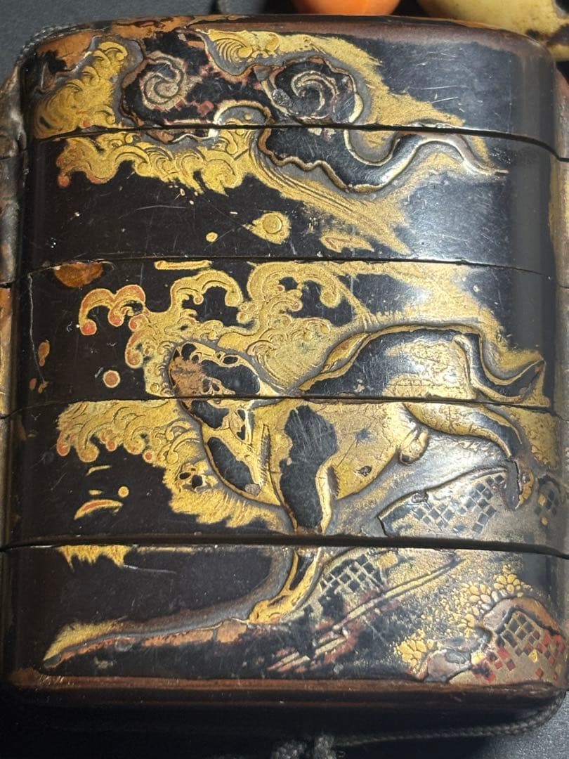 龍 獅子 印籠 蒔絵 根付は紫陽花とカタツムリ アンティーク 骨董品