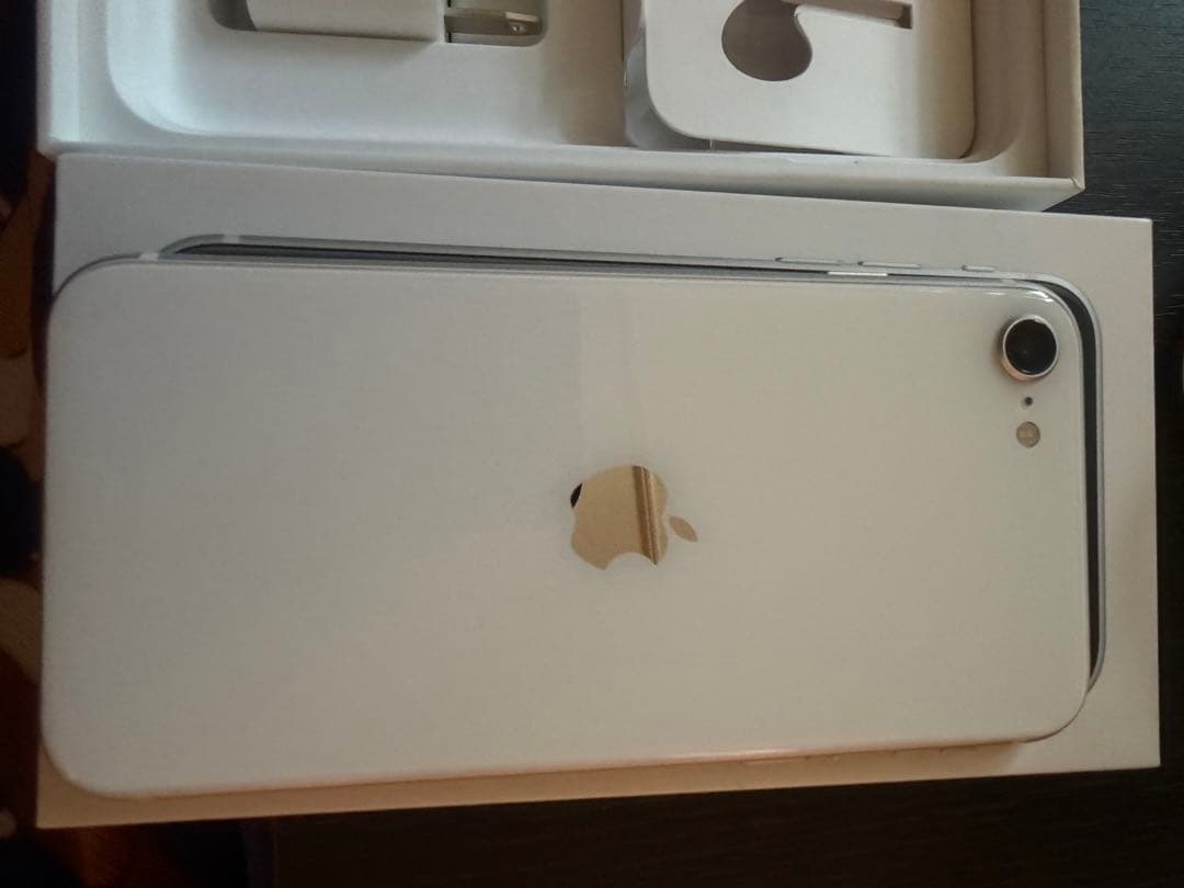 iPhone SE2 64 美品　ガラスフィルム付き