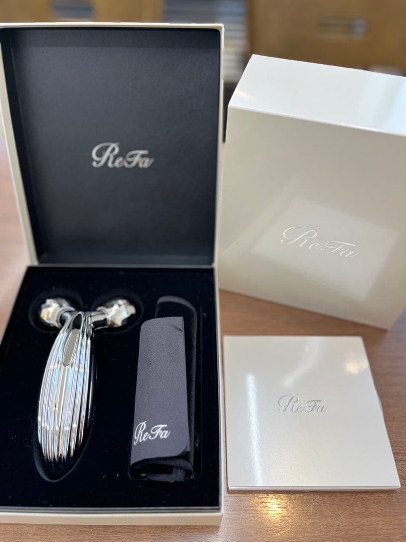 未使用　ReFa 美顔ローラー 箱入り　美品 定価29480円　プレゼントにも