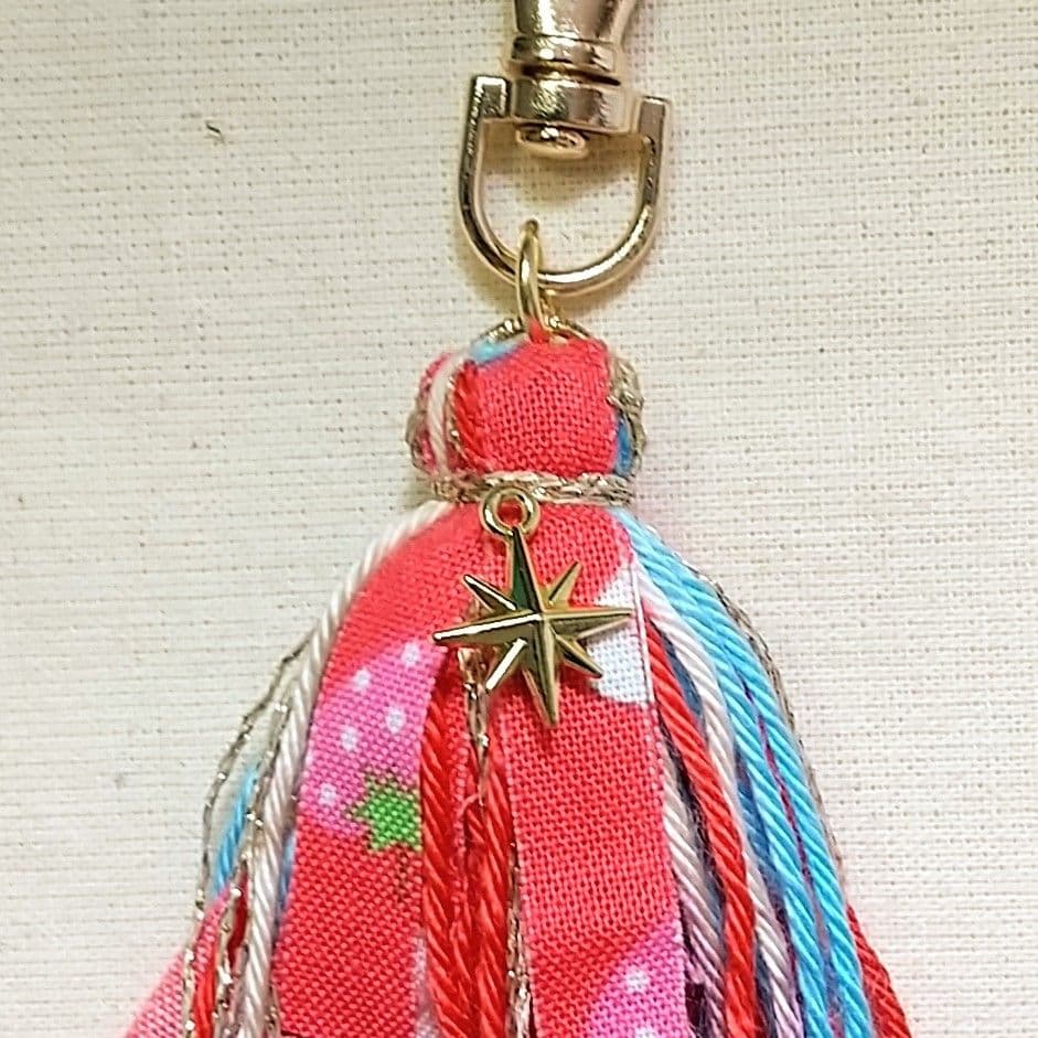 SOLD◆レトロ柄★ ハンドメイド タッセル バックチャーム キーホルダー