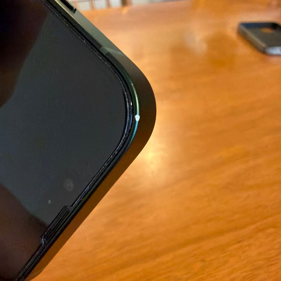 iPhone 13 128㎇ モスグリーン