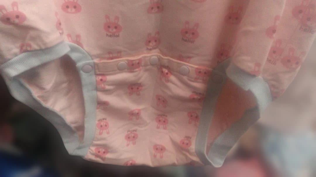 ロンパース　長袖つなぎ服　ピンクにウサギ柄　総丈が93㎝　L～LLサイズ　可愛い