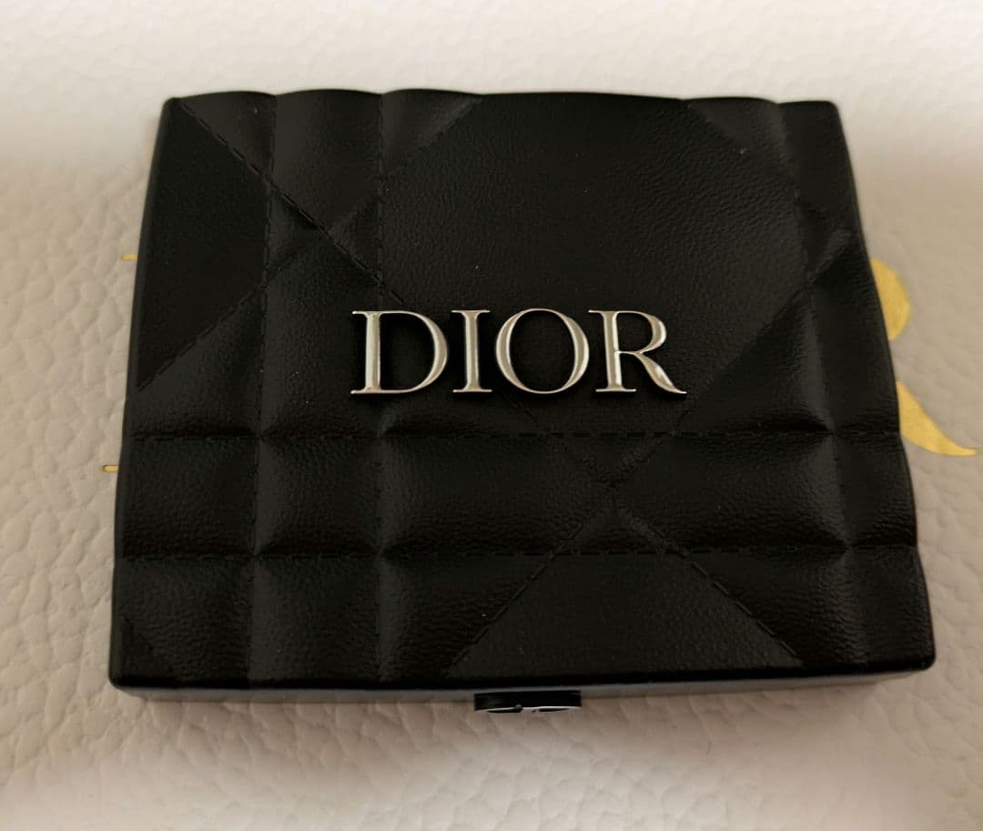 Dior アイシャドウ ブラシ付き
