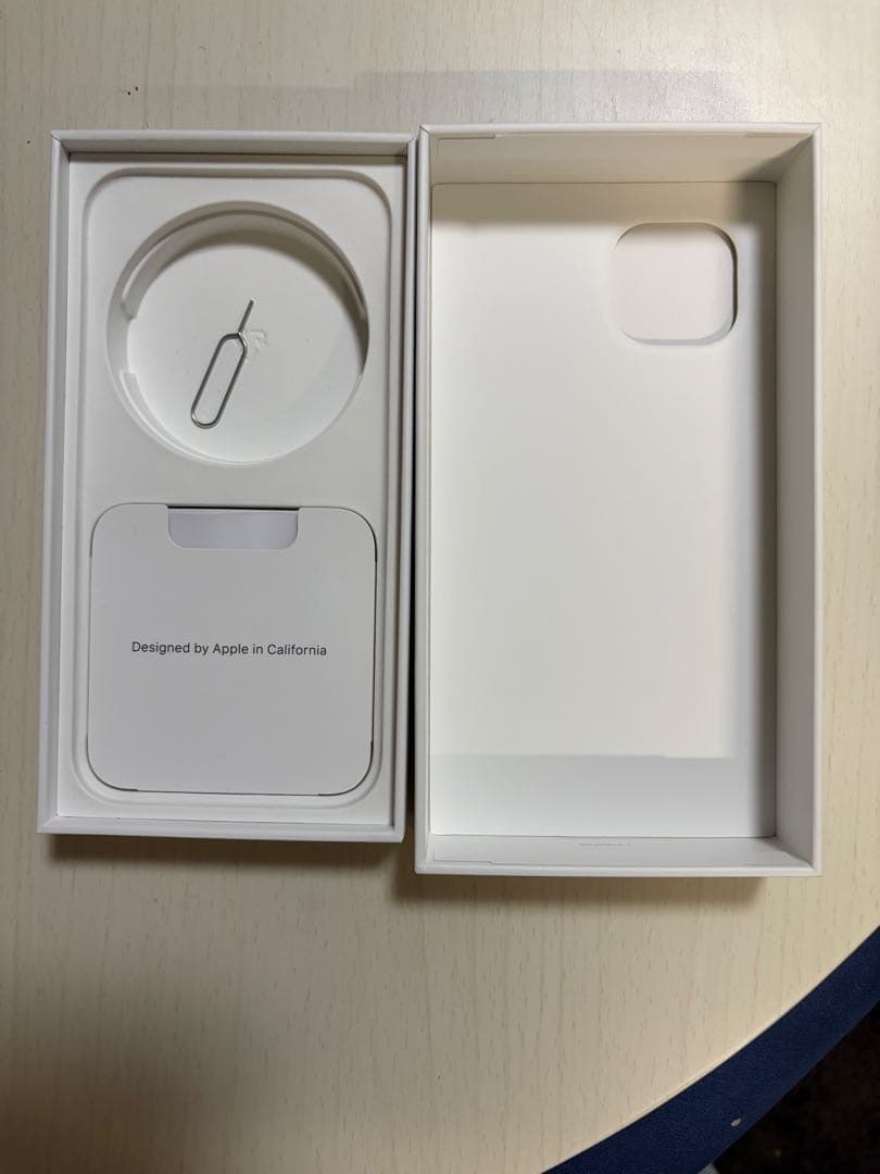 Apple iPhone 13 ミッドナイト本体　SIMフリー