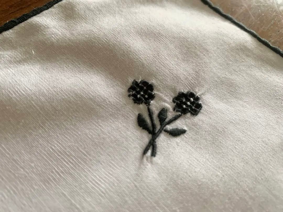 ヴィンテージ⭐︎刺繍入り テーブルクロス