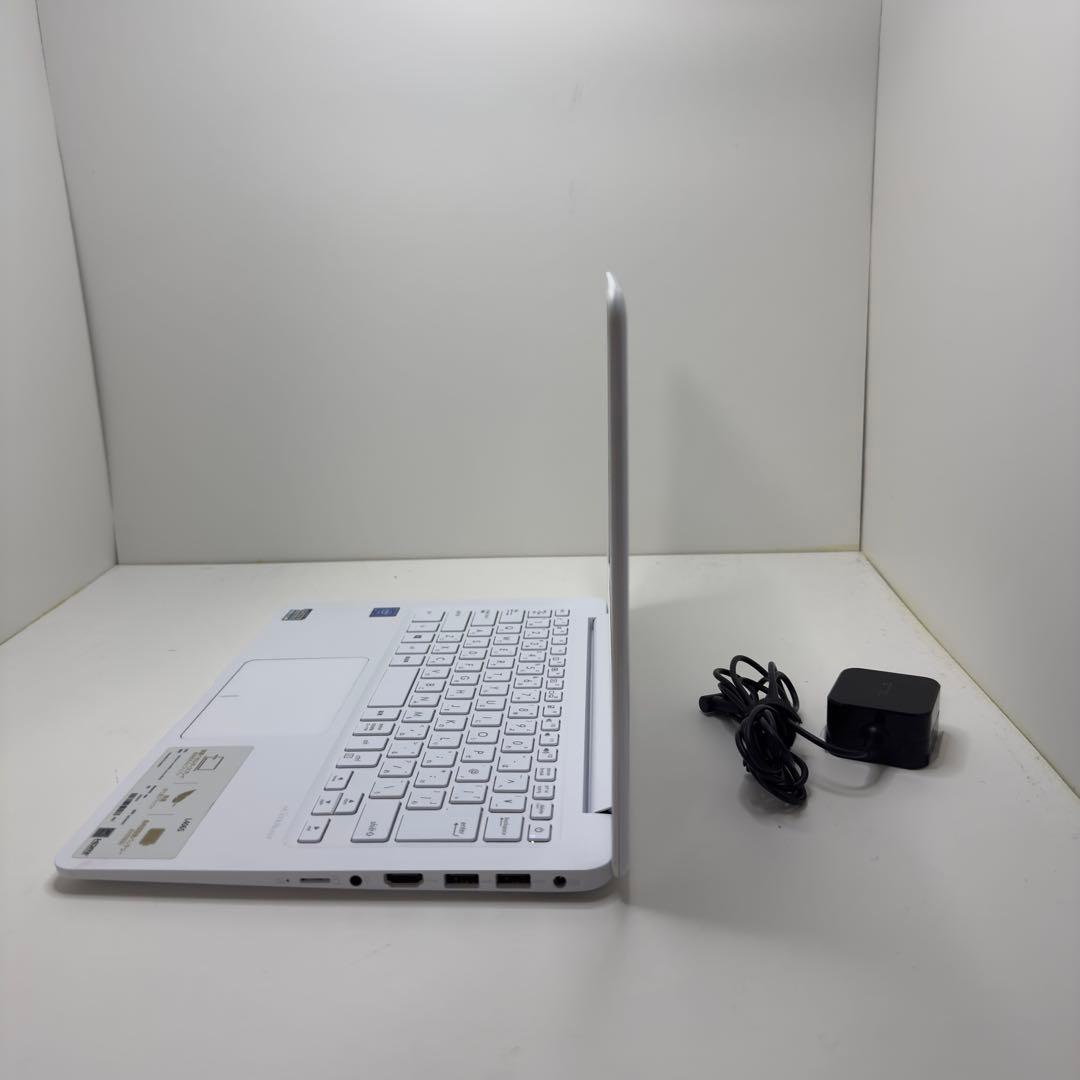 Chromebook本体 ASUS E406SA-S3060W