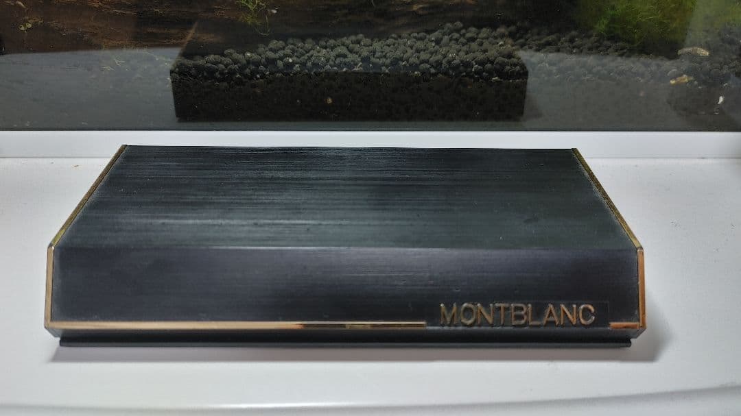 ♕★ＭＯＮＴＢＬＡＮＣ★♕　レジン　ブラック・ゴールド