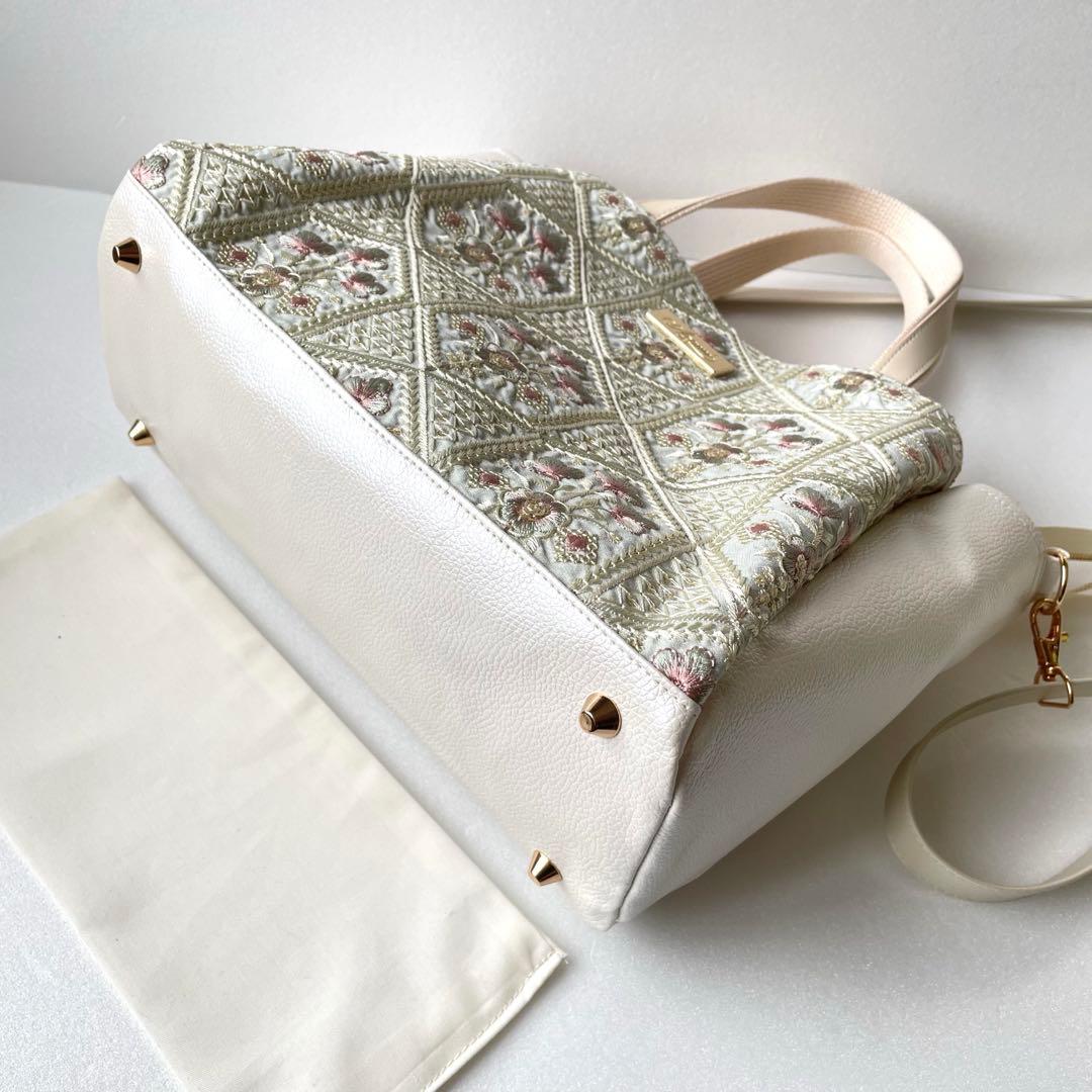 めぐ　3roomsトートバッグ インド刺繍ダイヤブーケ柄と合皮