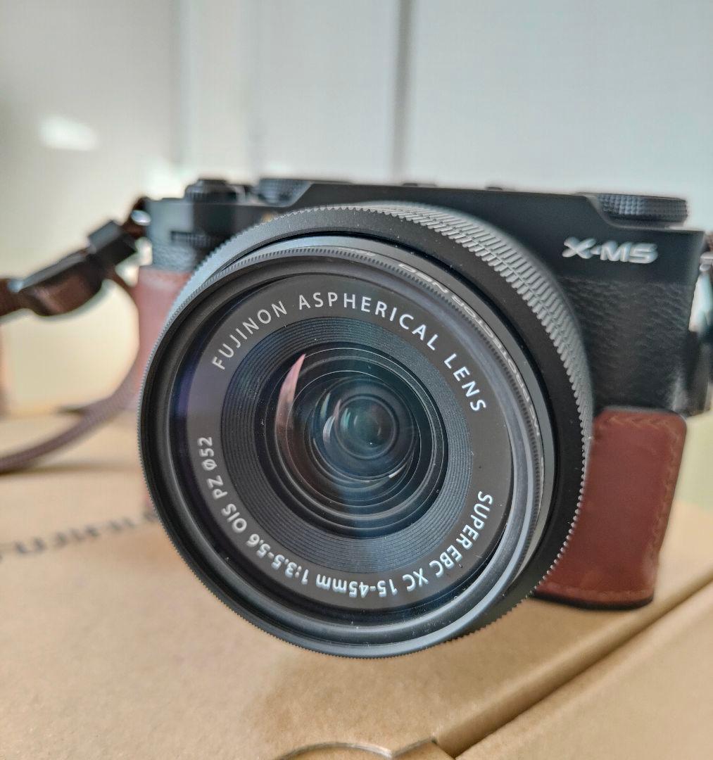 【極美品】Fujifilm X-M5 レンズ付