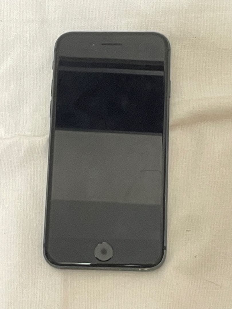 iPhone 8 本体（64GB / ブラック / SIMフリー）