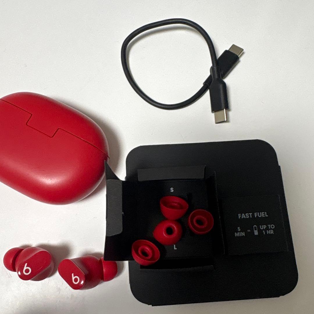 beats studio buds レッド
