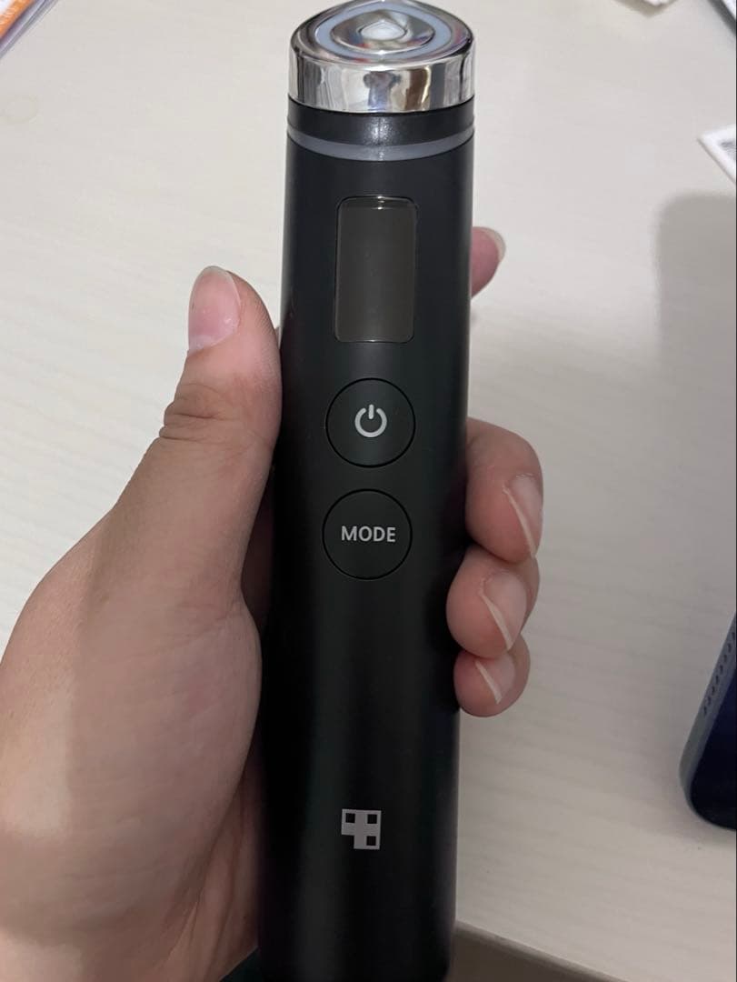 メディキューブ　LEDブースト　美顔器　medicube