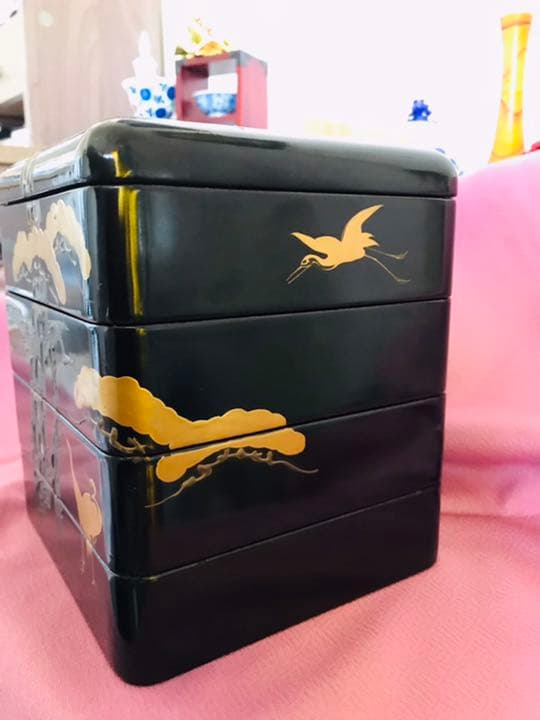 輪島塗 木製漆器 内朱四段重箱 松鶴文シェル蒔絵入 孔雀屋利吉
