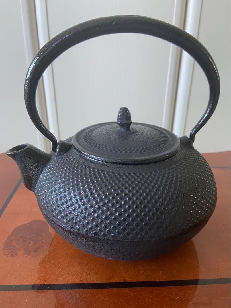 【新品未使用・箱付き】南部鉄器 鉄瓶1.5L 算玉アラレ 刻印入り