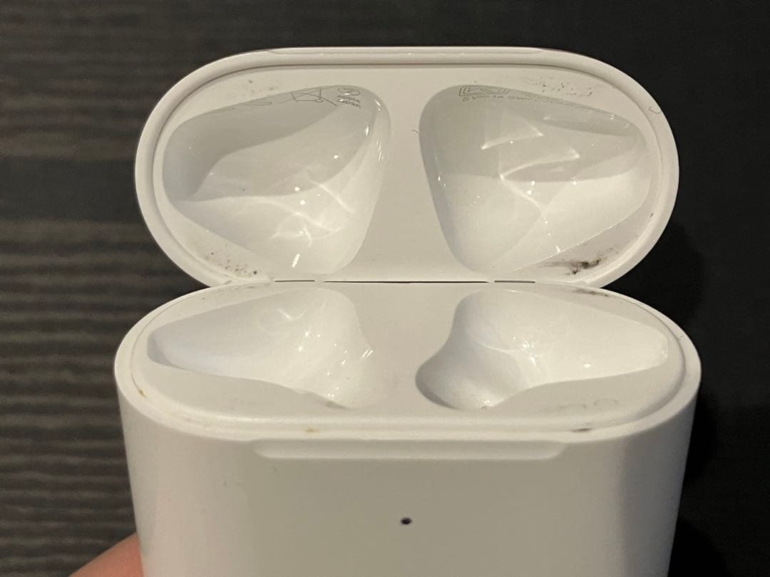 Apple AirPods 第2世代 ワイヤレス充電ケース MRXJ2J/A